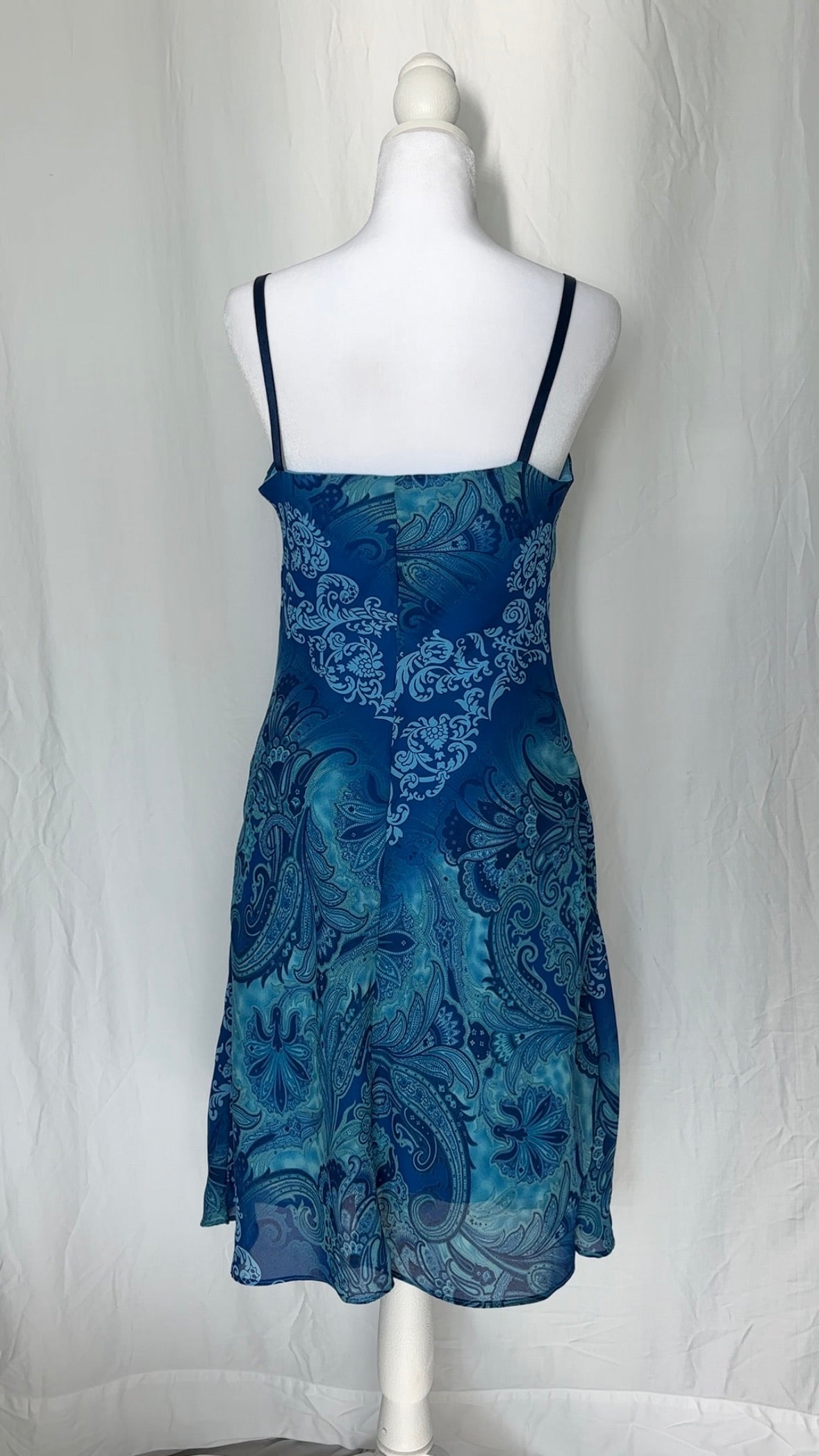 Scarlett Size M Paisley Sleeveless Midi Dress