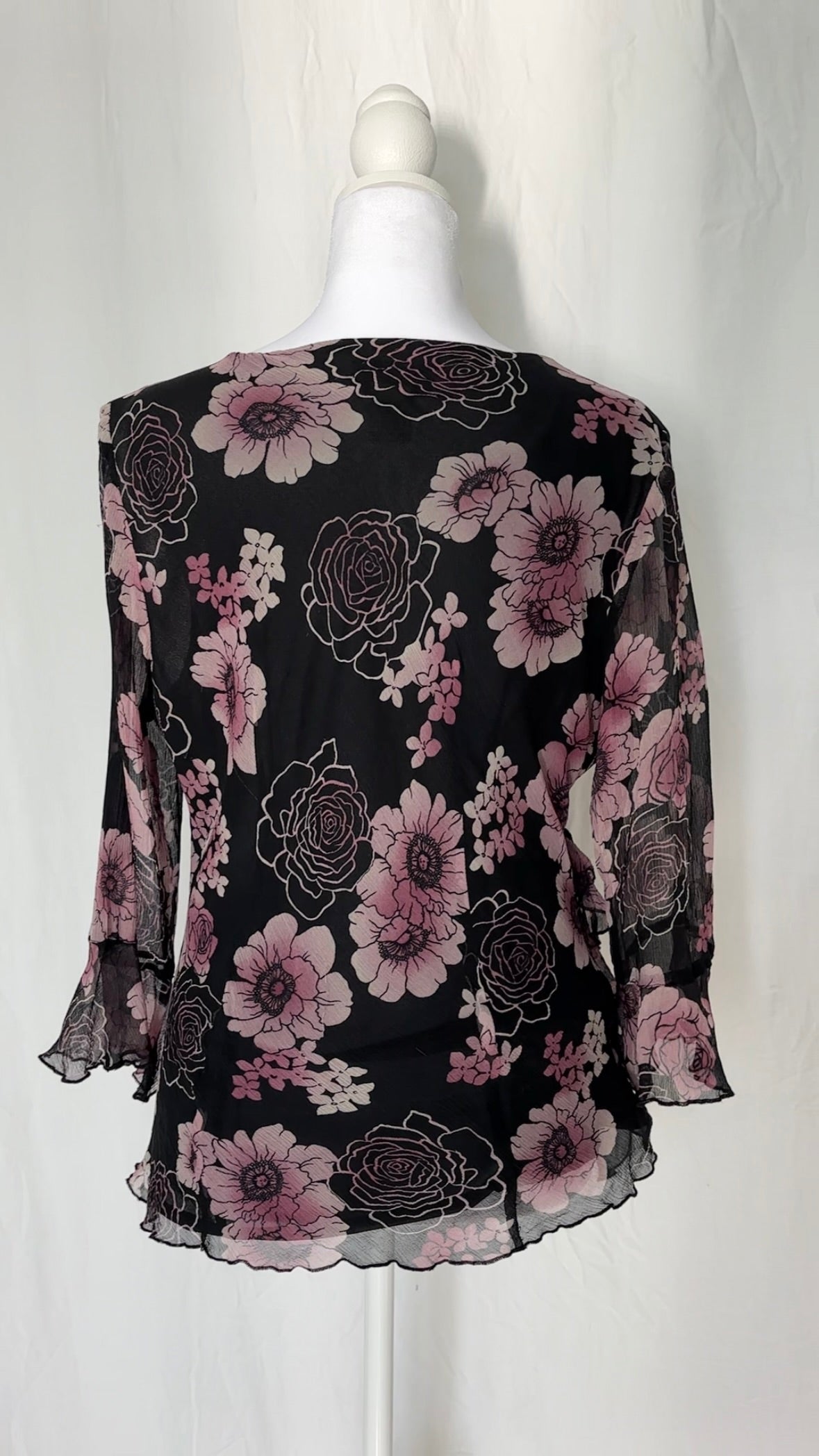 New York City Design Co Size L Silk Ruffle 3/4 Sleeves Top