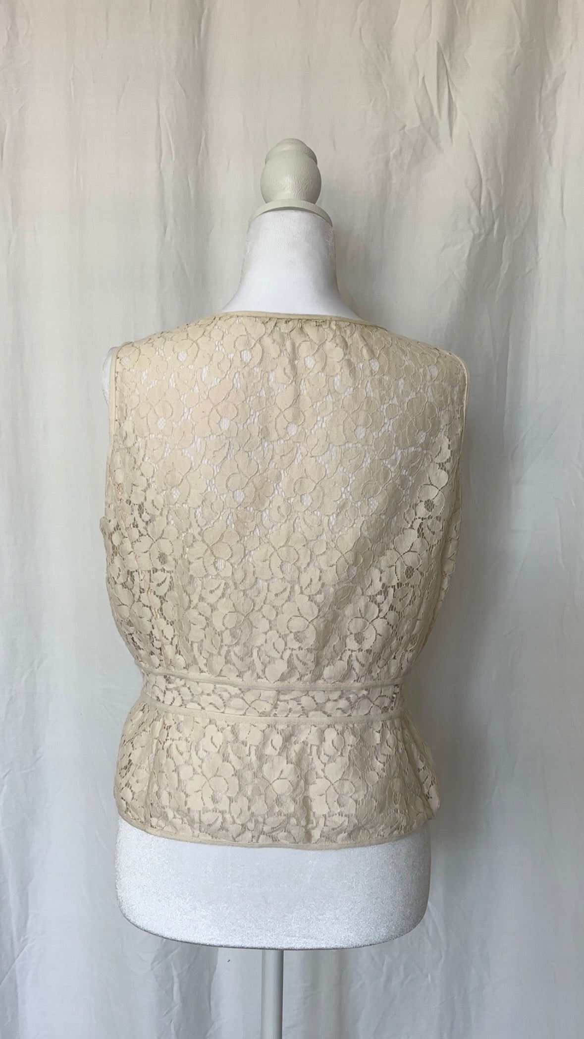 Gianni Bini Size M Lace Sleeveless Vest Top