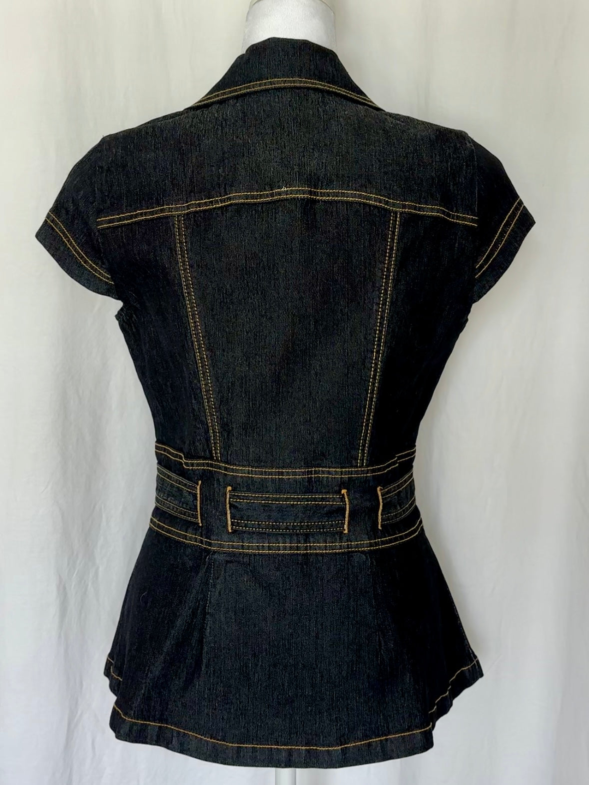 Bisou Bisou Size M Denim Belted Short Sleeve Vest Top
