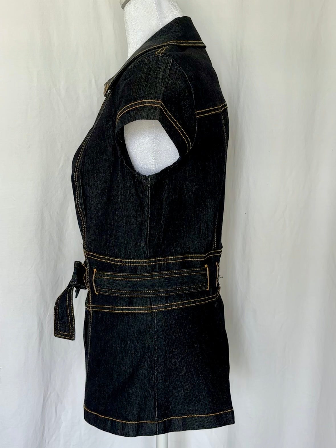 Bisou Bisou Size M Denim Belted Short Sleeve Vest Top