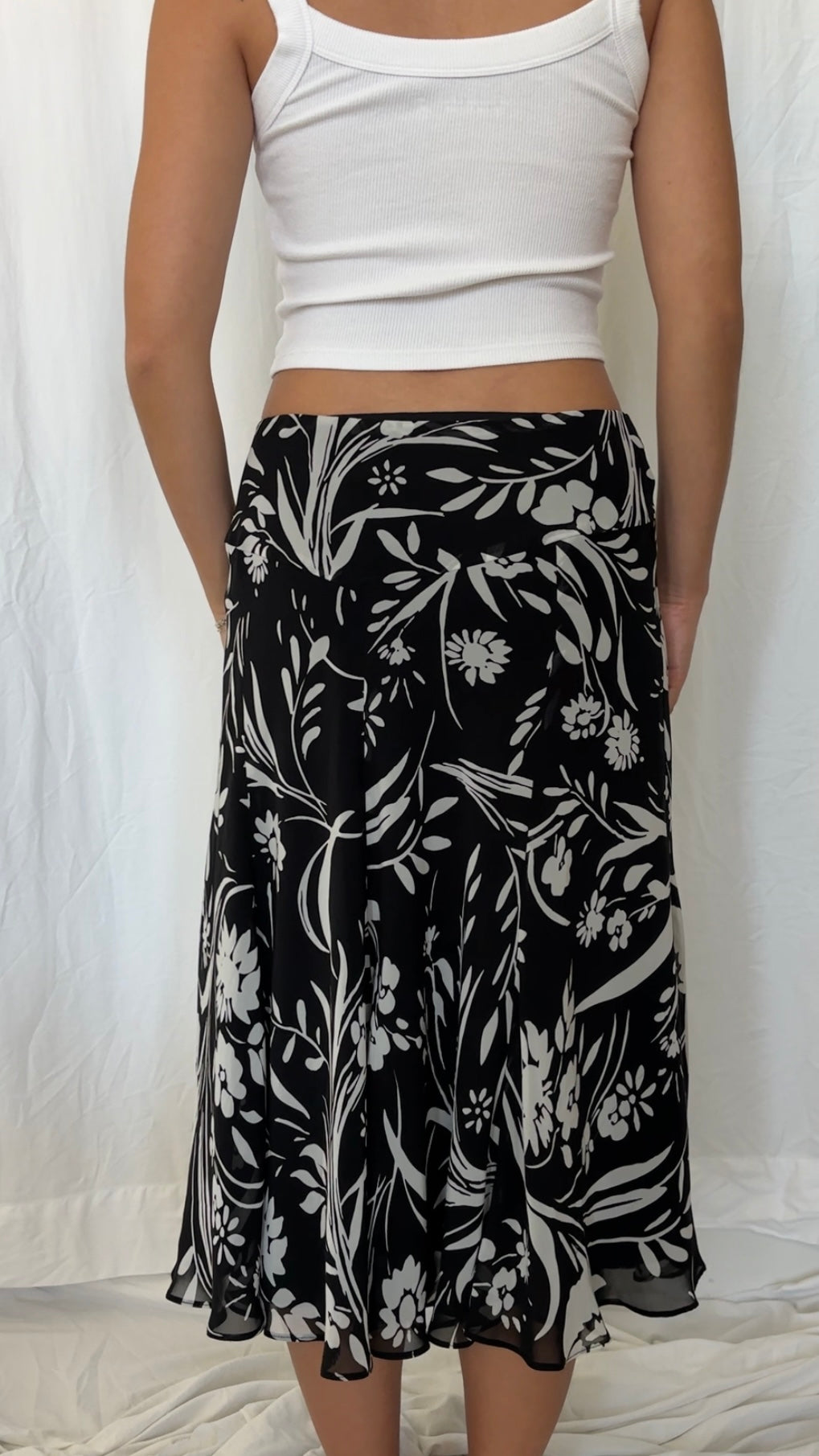 Champs Size M Floral Low Rise Midi Skirt