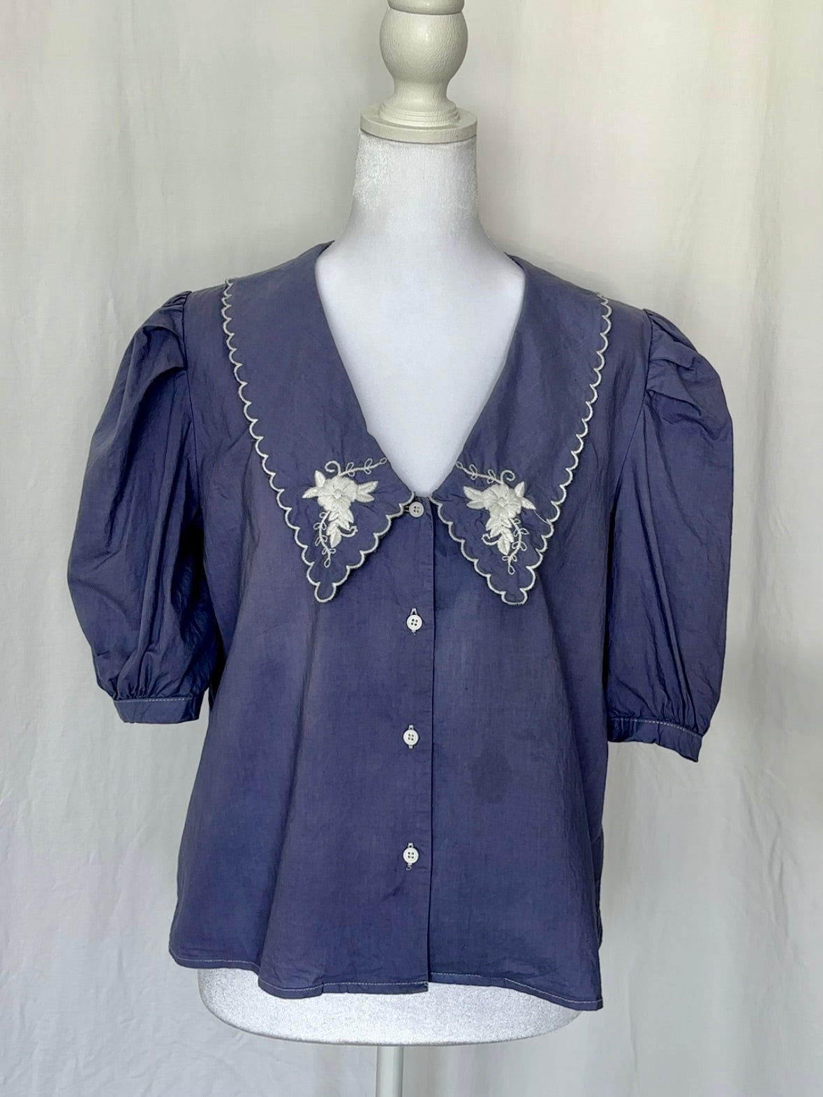 Steve Madden Size M Embroidered Puff Sleeve Top