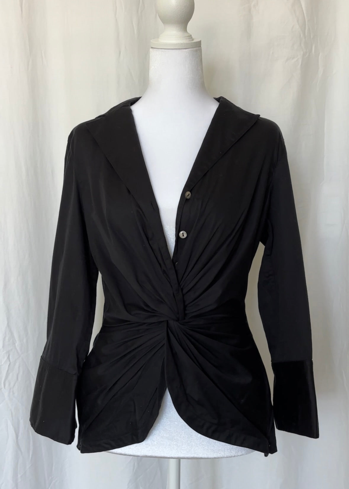 Eye Size M Side Slit Collar Long Sleeve Top