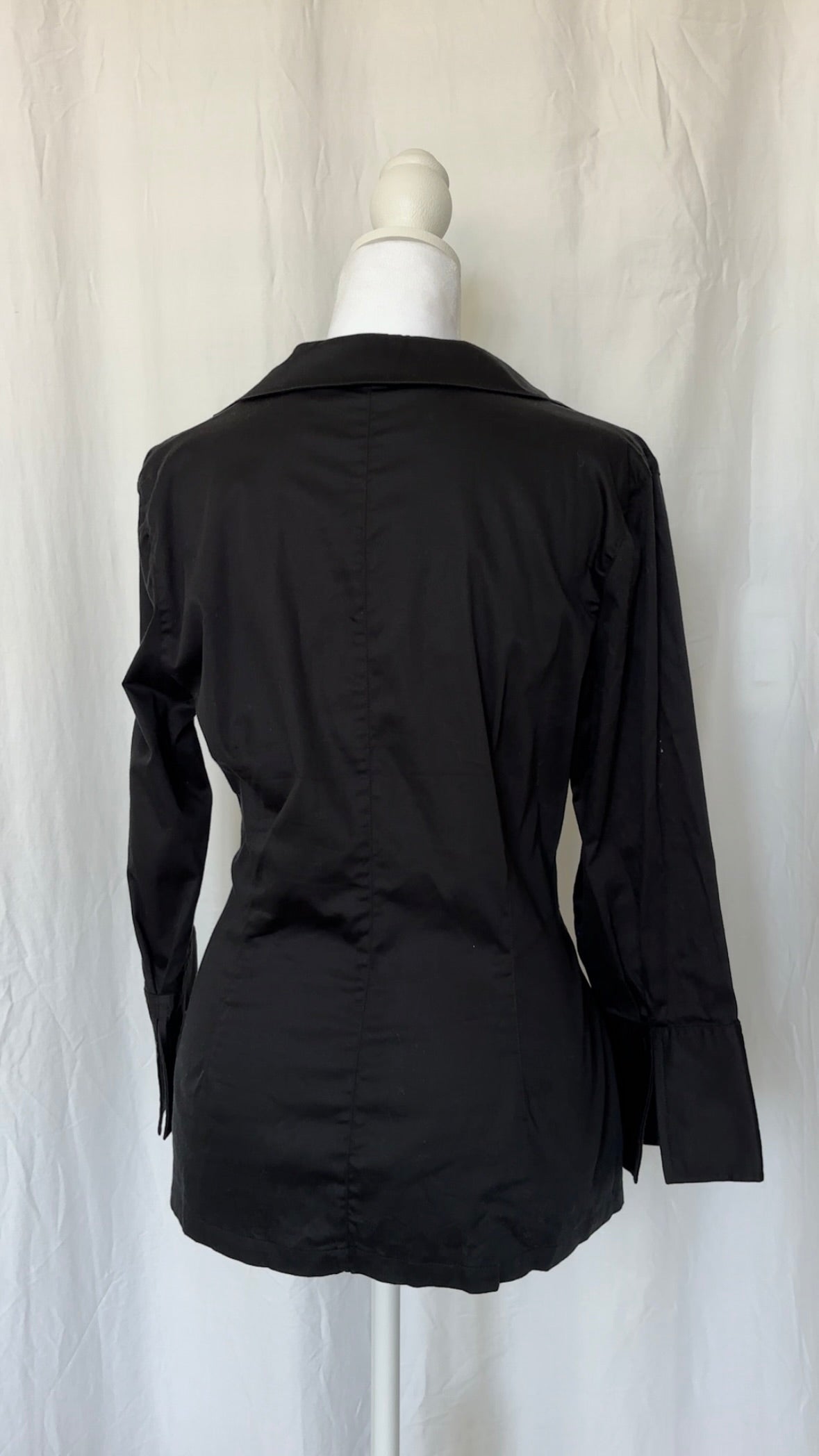Eye Size M Side Slit Collar Long Sleeve Top