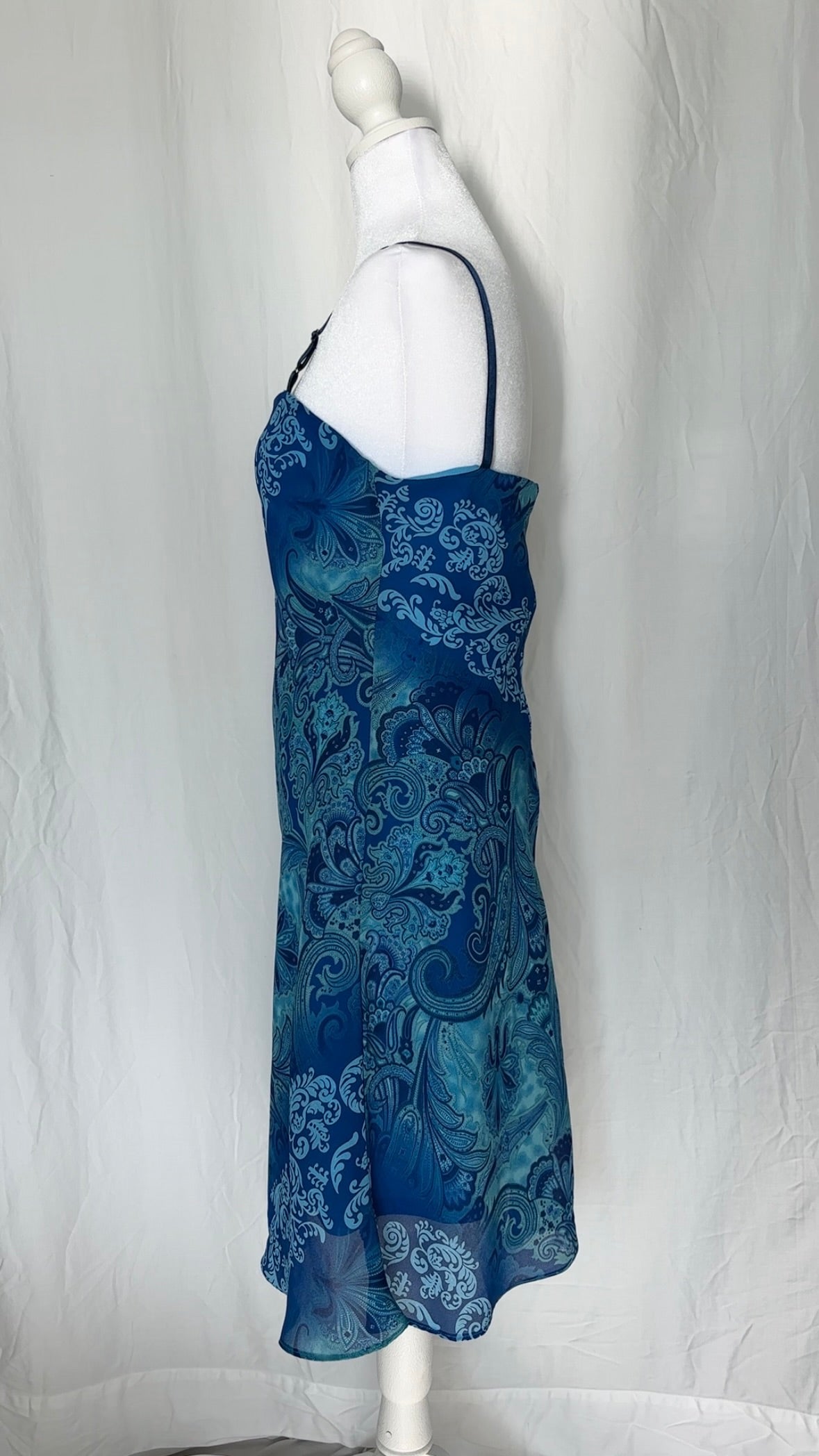 Scarlett Size M Paisley Sleeveless Midi Dress