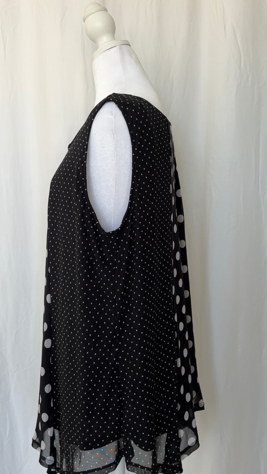 Robert Louis Size L Polka Dot Sleeveless Top