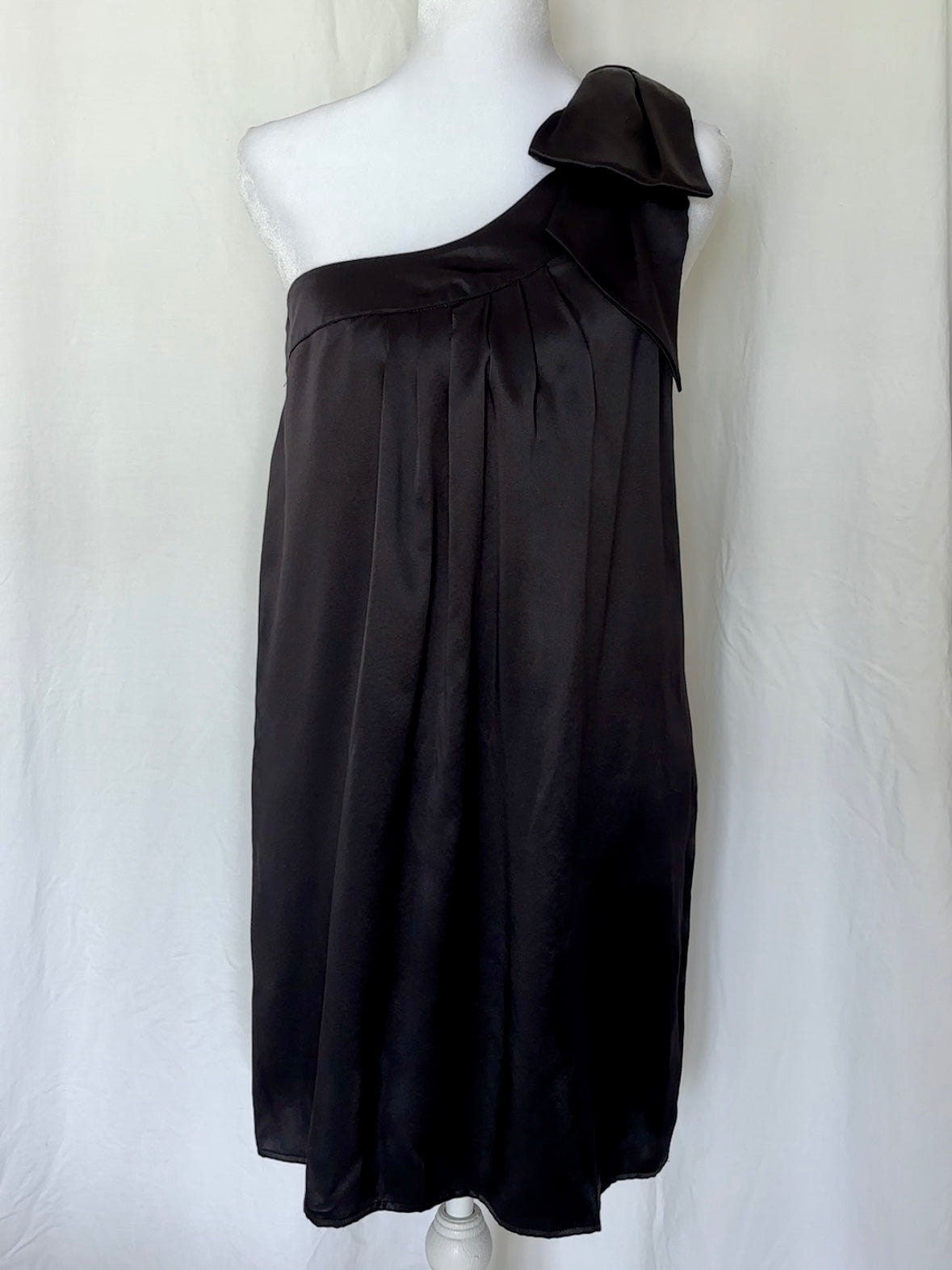 True Couture Size XS Silk One Shoulder Bow Mini Dress