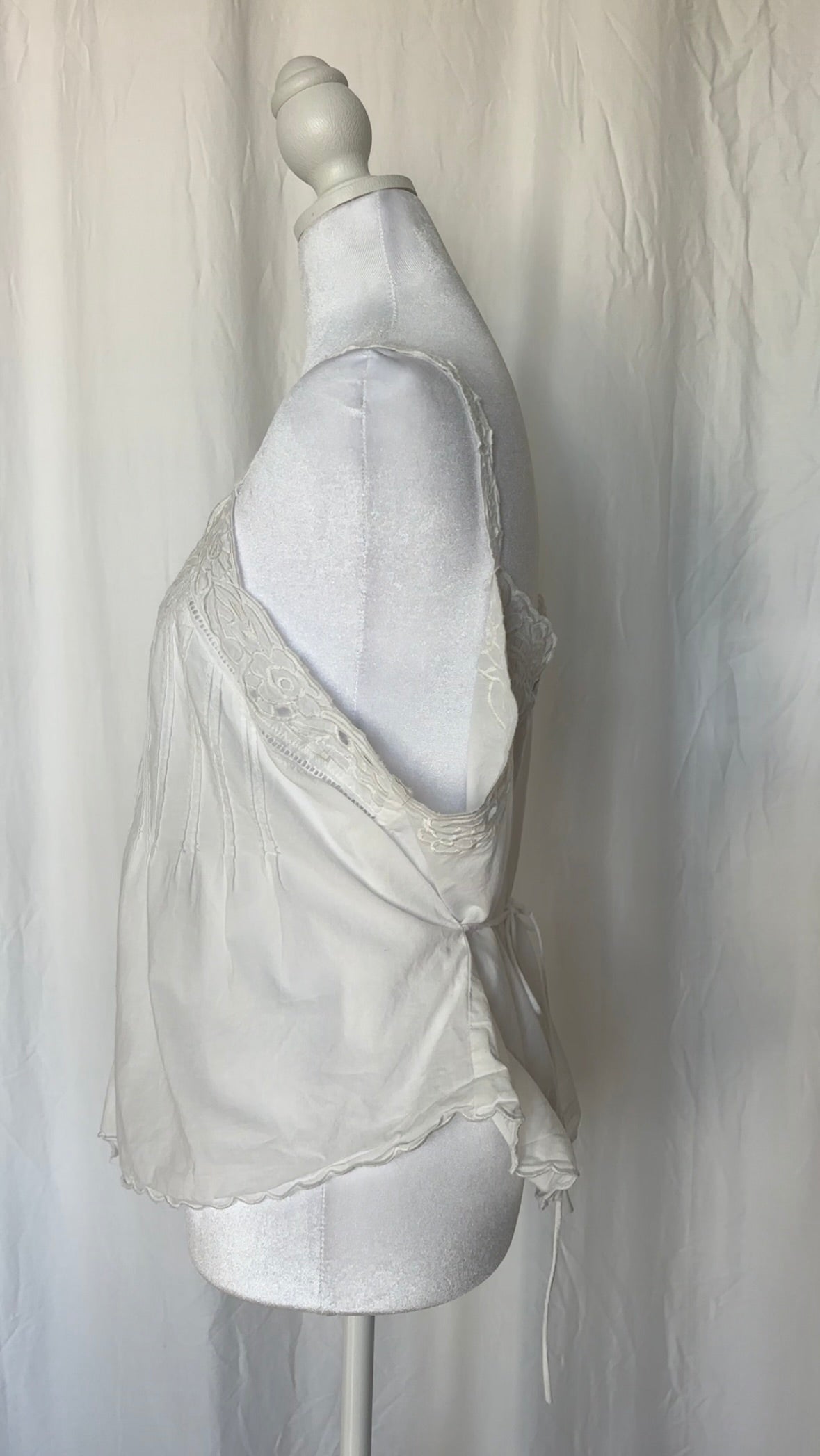 Emerson Lang Size XL Embroidered Sleeveless Top