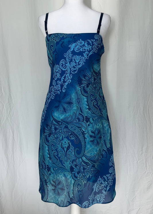 Scarlett Size M Paisley Sleeveless Midi Dress