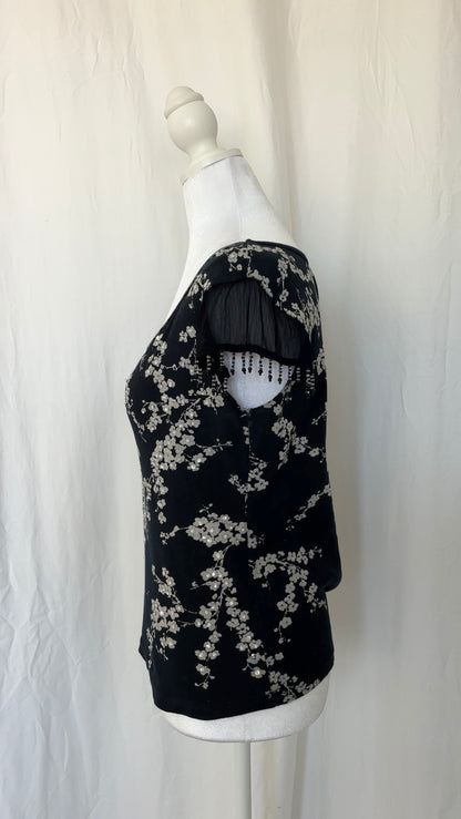 Forbidden Size M Beaded Floral Short Sleeve Top