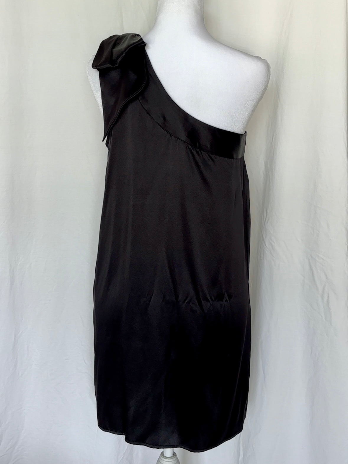 True Couture Size XS Silk One Shoulder Bow Mini Dress