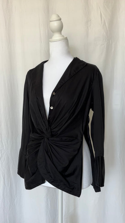 Eye Size M Side Slit Collar Long Sleeve Top